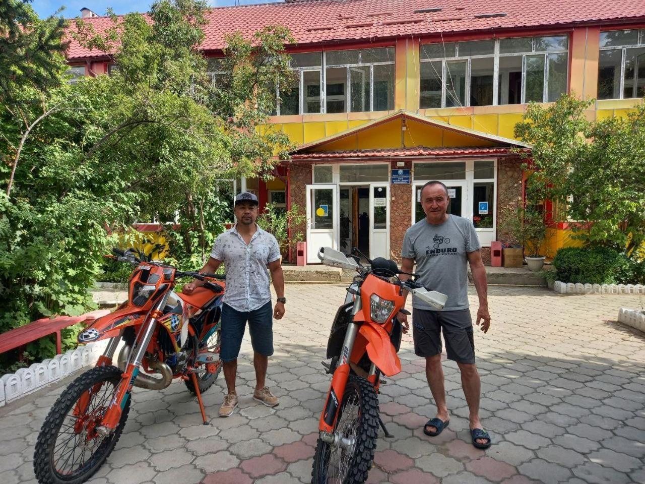 Otel Issyk-Kul-Karakol Bagian luar foto