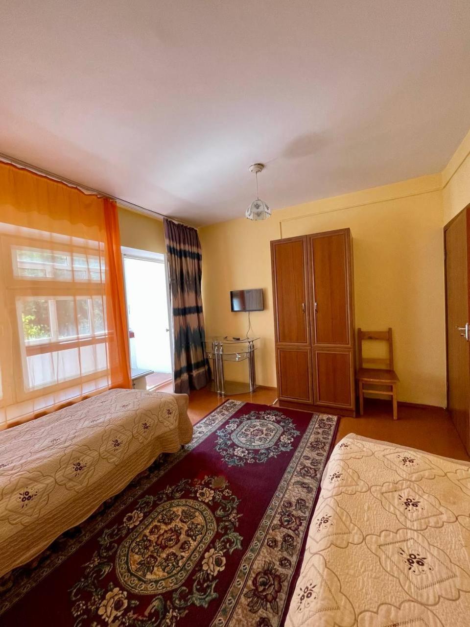 Otel Issyk-Kul-Karakol Bagian luar foto