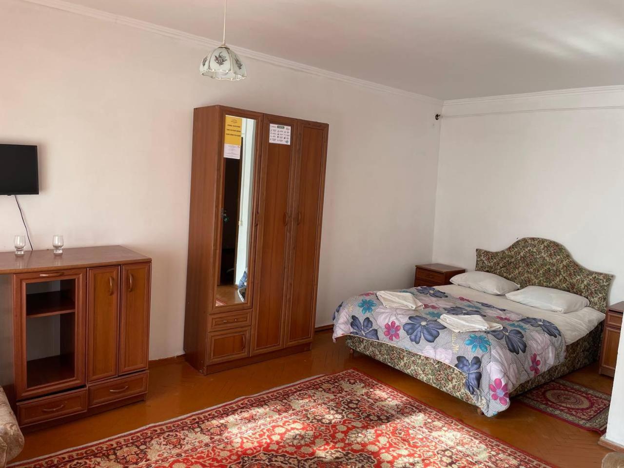 Otel Issyk-Kul-Karakol Bagian luar foto