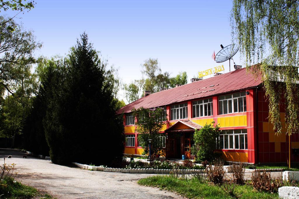 Otel Issyk-Kul-Karakol Bagian luar foto